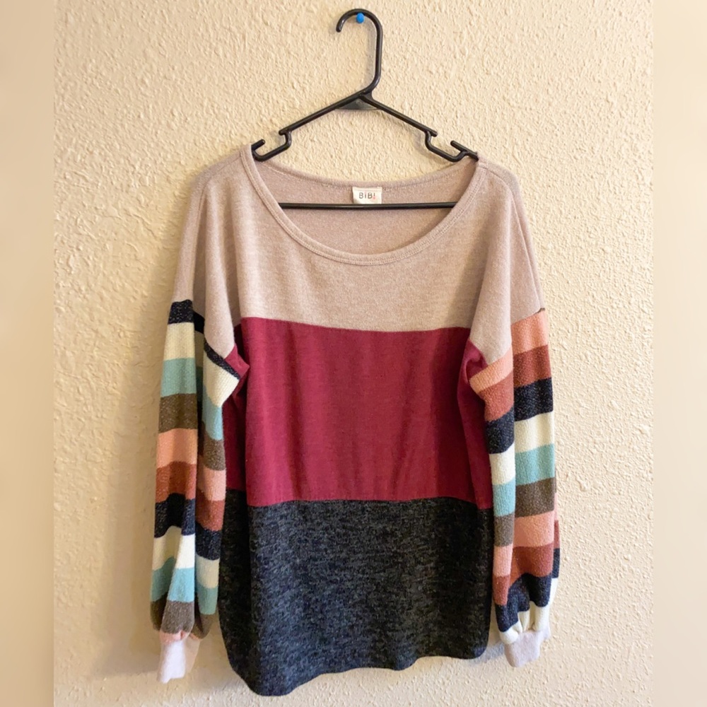 Boutique Tunic - Puffed Sleeves Size Large